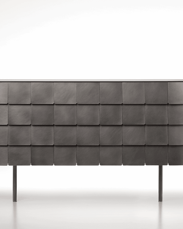 Yoroi Sideboard — стальной фасад, фронтальный вид